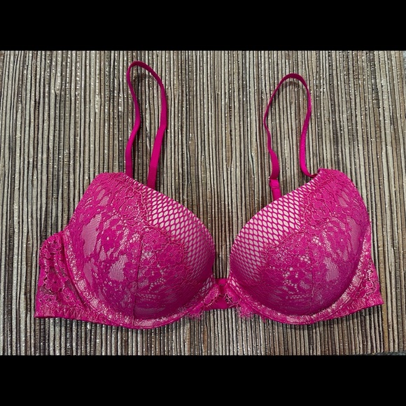 Victoria Secret push up bra - Picture 1 of 3